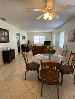 Quiet & Spacious North Palm Beach 2 bed 2 bath
